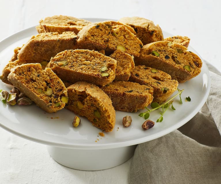 Cantuccini pistacchio, pomodori secchi e olive