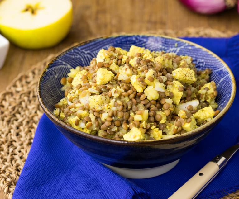 Insalata di lenticchie rosse e tofu al curry (vegan)