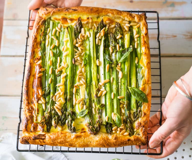 Tarte aux asperges, ricotta et basilic