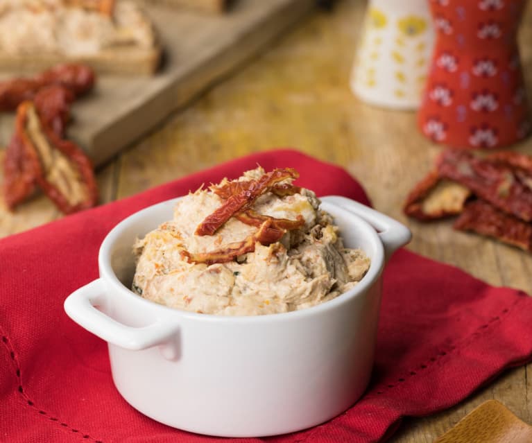 Pesto al formaggio con anacardi, pomodori secchi e finocchietto selvatico