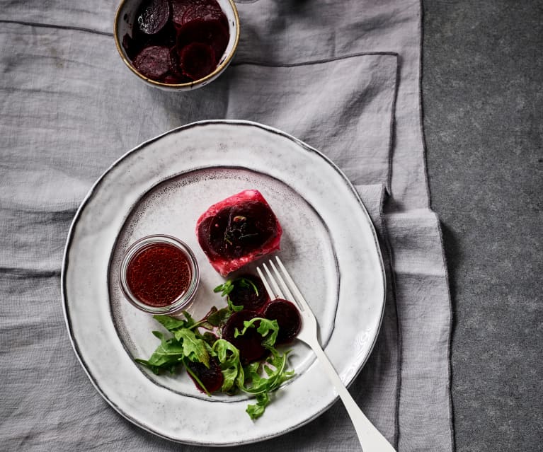 Seehecht-Medaillons mit Rote-Bete-Rucola-Salat