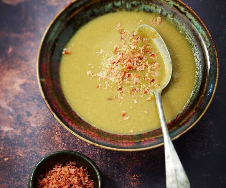 Velouté de poireaux et pois cassés