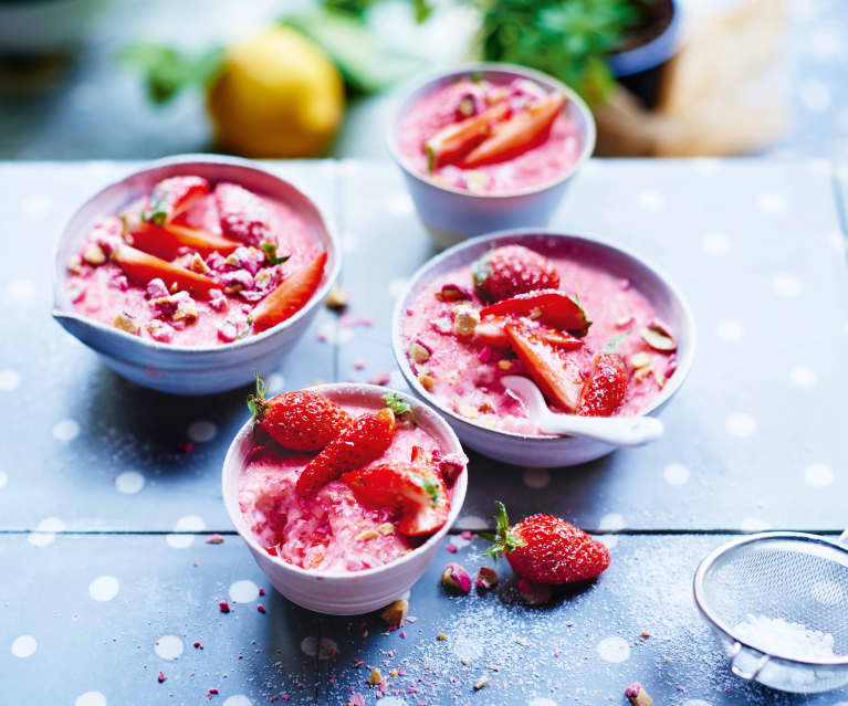 Riz au lait à la fraise et aux pralines roses