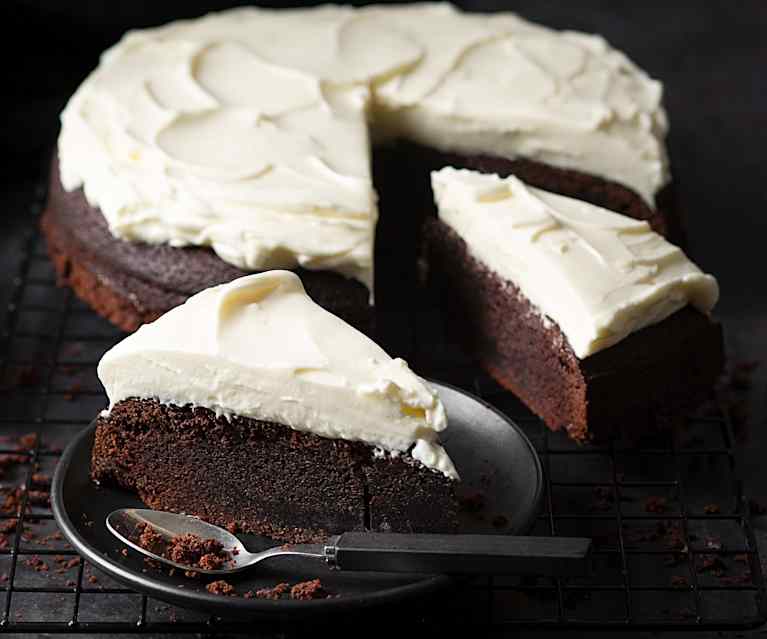 Tarta con bizcocho de cerveza negra