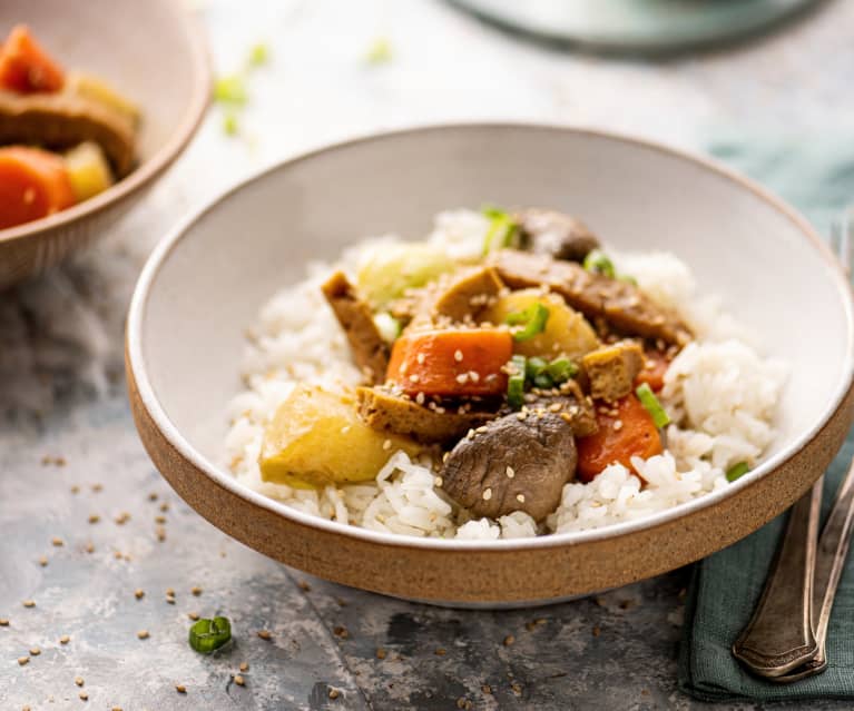 Ragoût de légumes et seitan à la vietnamienne, riz au jasmin