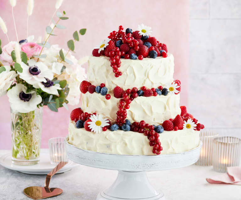 Beeren-Frischkäse-Hochzeitstorte