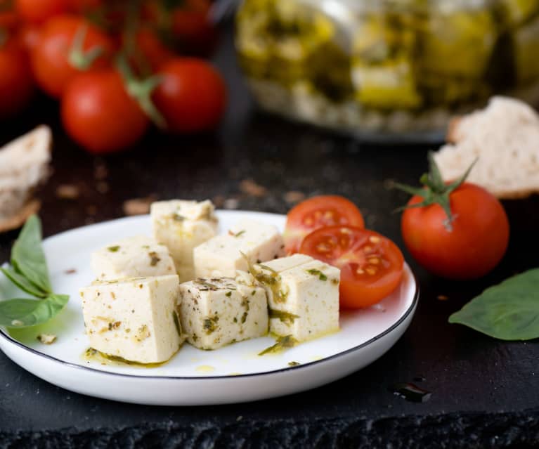 Feta vegan in olio aromatico