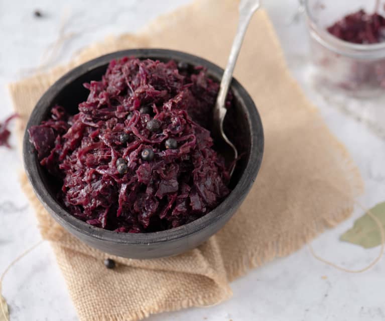 Braised Red Cabbage with Grated Apples (TM6)