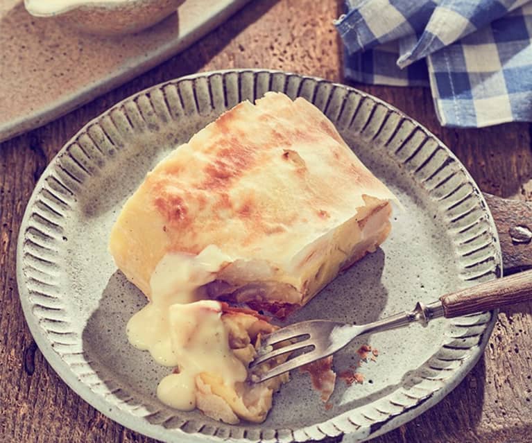 Birnen-Topfenstrudel mit Vanillesauce