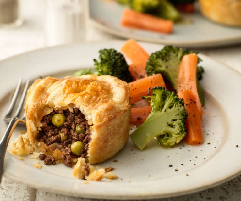 Mini Minced Beef Pies with Steamed Vegetables - Cookidoo® – the