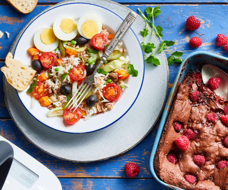 Salade de riz au thon, œufs et crudités - Gâteau au chocolat et framboises