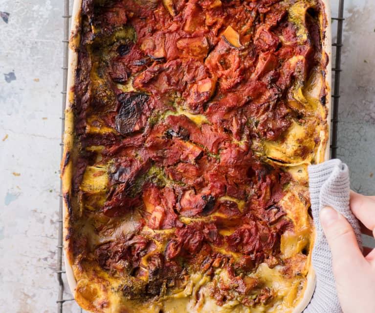 Lasagne vegan con funghi, cavolo nero e pesto di rucola e noci