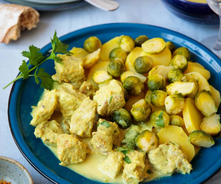 Sauté de veau au curry, pommes de terre et choux de Bruxelles