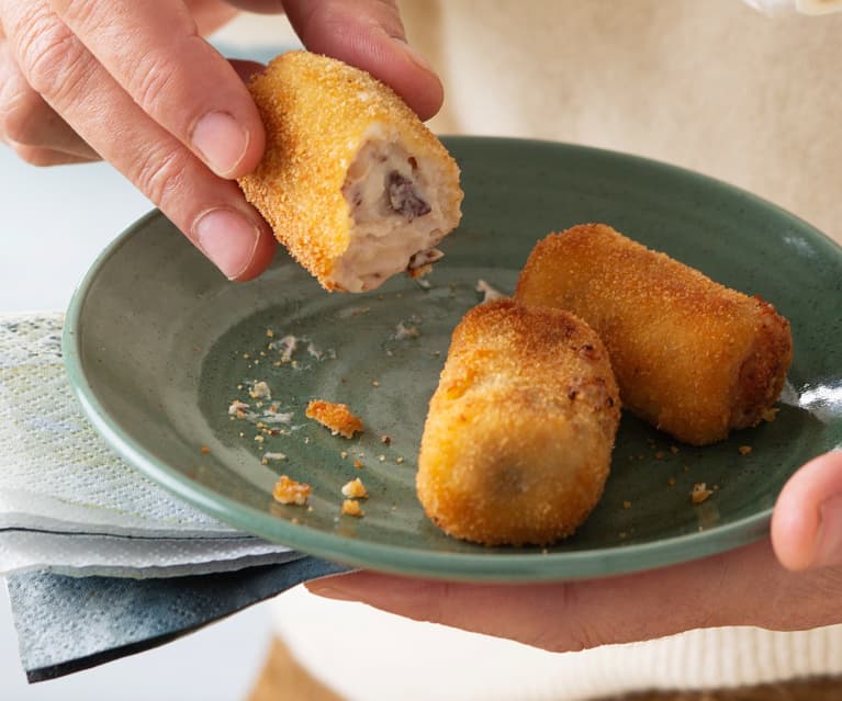 Croquetas de gorgonzola, pera y nueces