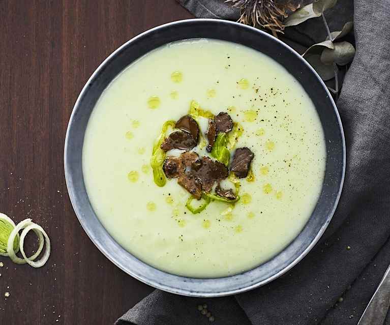 Zuppa di patate e porri al tartufo (vegan)