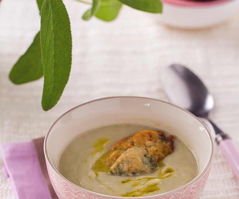 Vellutata di topinambur e salvia Vellutata di topinambur e salvia