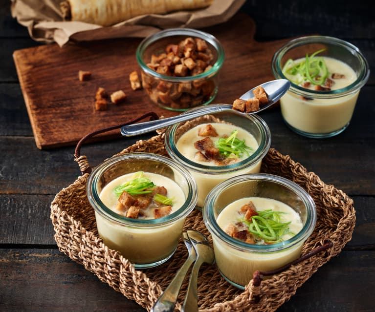 Pastinaken-Porreesuppe mit Walnusscroûtons - Cookidoo® – the official ...