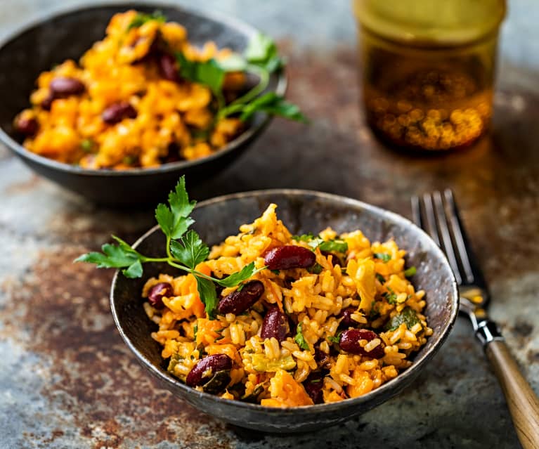 Riz à la tomate, légumes et haricots