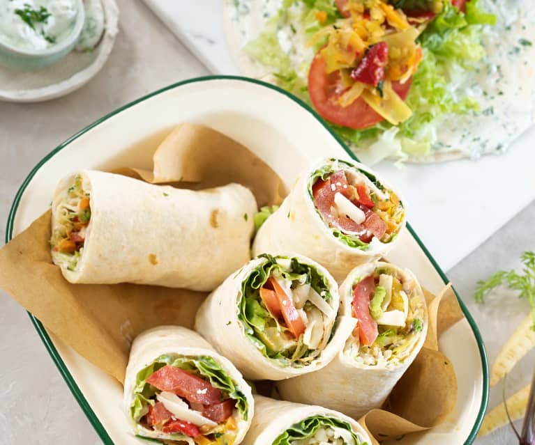 Wraps con verduras salteadas y crema de hierbas