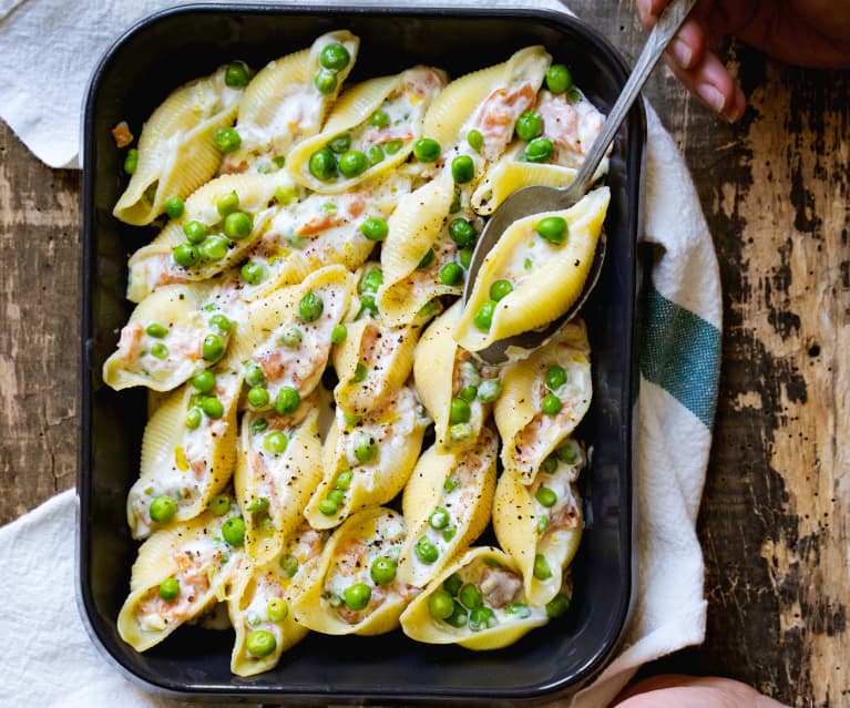 Conchiglioni au saumon fumé, petits pois, crème et citron