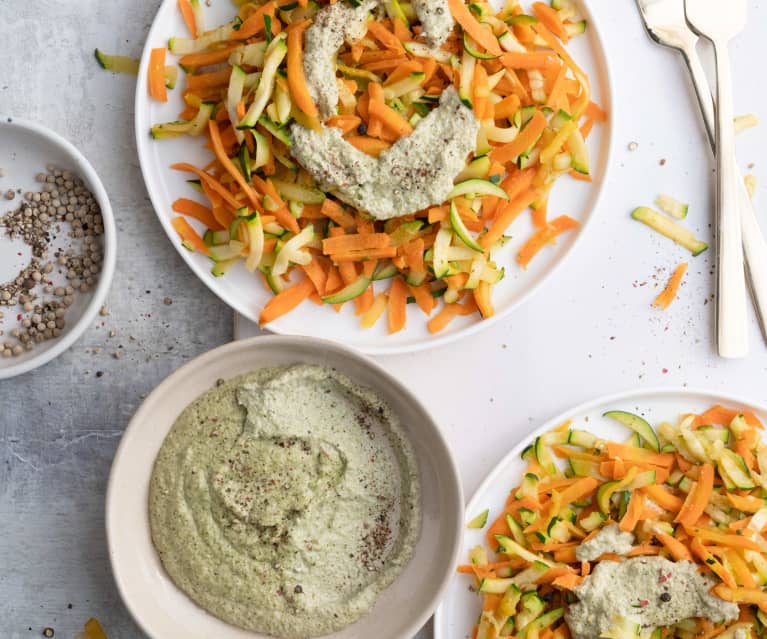 Verduras y manzana salteadas con salsa de brócoli