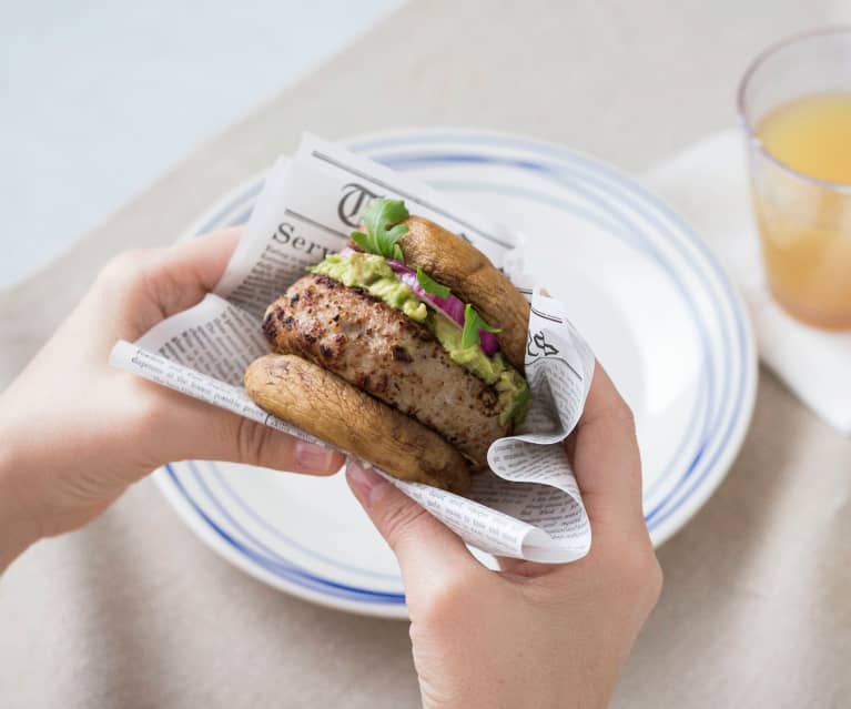 Keto jalapeño turkey burgers with mushroom buns