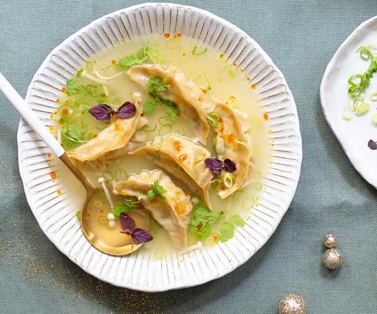 Raviolis de daurade au citron vert, bouillon à la citronnelle