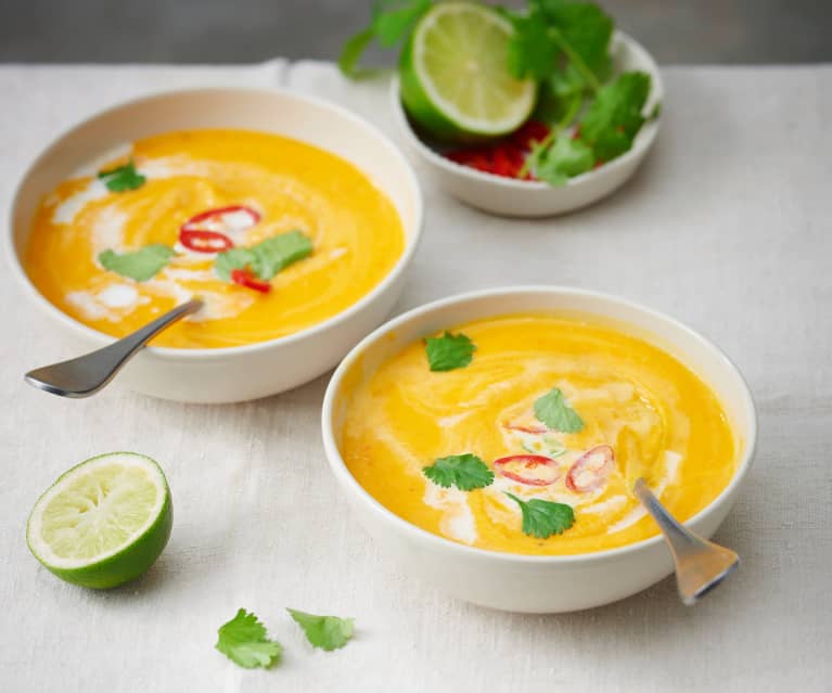 Velouté de lentilles corail au curry thaï et lait de coco