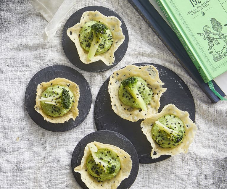 Mini cestini di Parmigiano Reggiano con crema di broccoli