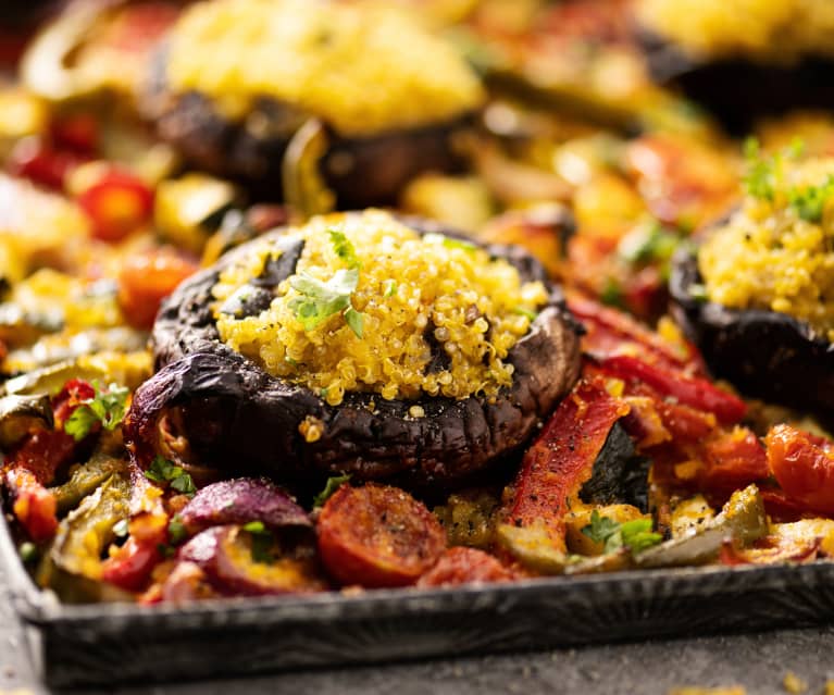 Funghi ripieni di quinoa con verdure saporite