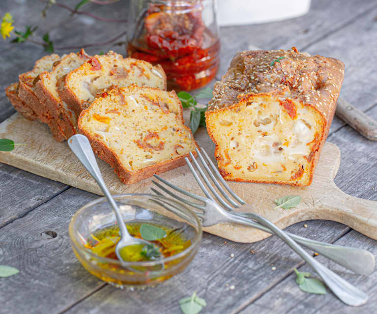 Cake aux tomates séchées et chèvre