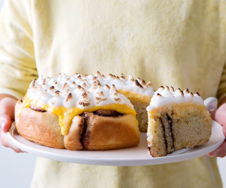 Cinnamon rolls orange pie