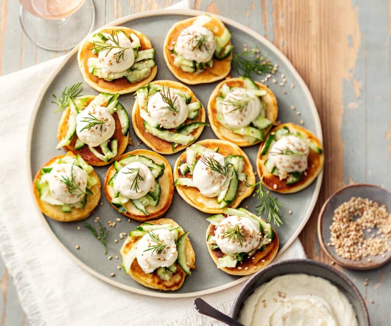 Blinis de concombre et mousse au comté