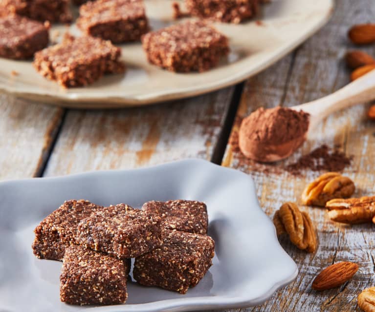 Cubitos de chocolate (dátiles, cocoa y avena)