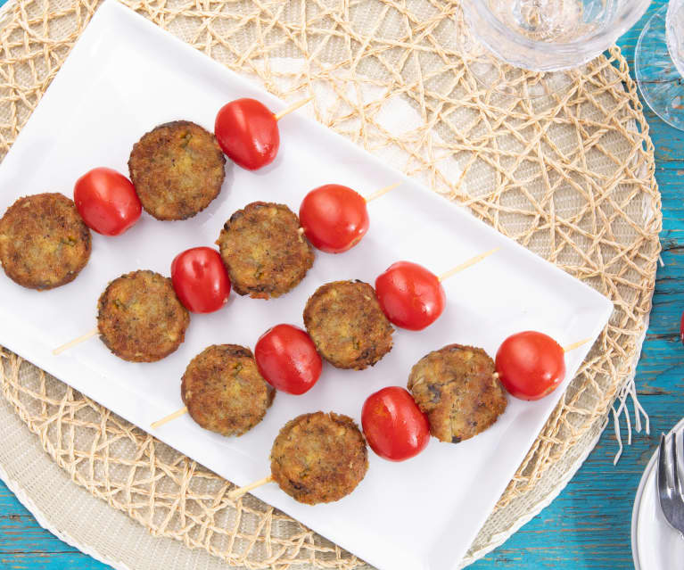 Spiedini con polpette di melanzane e pomodorini