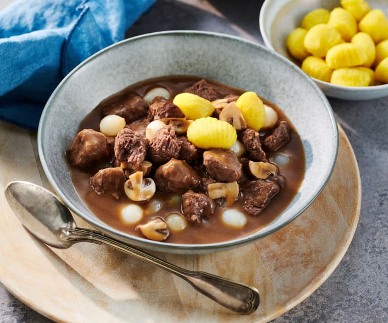 Rinder-Champignon-Ragout mit Silberzwiebeln