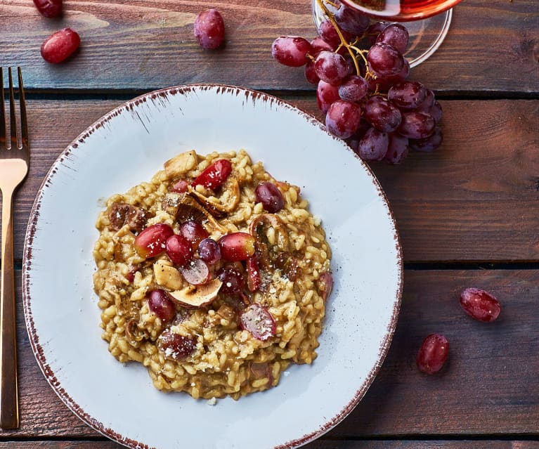 Risotto con uva e funghi