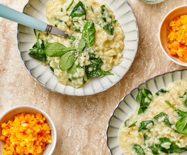 Menù: risotto agli spinaci con insalata di carote e mele 