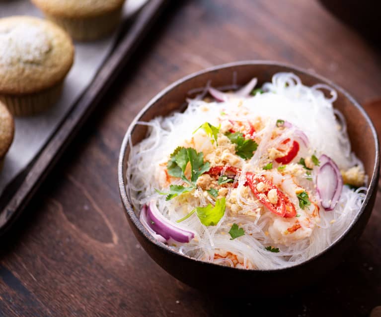 Sopa miso, salada de noodles e cupcakes de matcha sem lactose