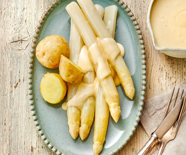 Asperges et pommes de terre à la sauce hollandaise au yogourt