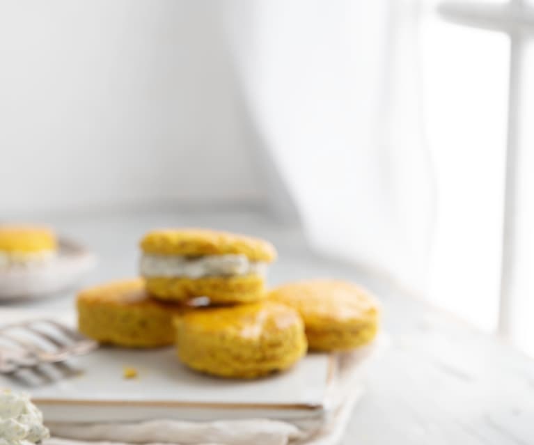 Scones de curcuma