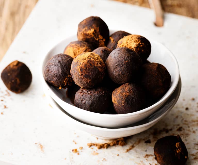 Trufas de aveia e alfarroba