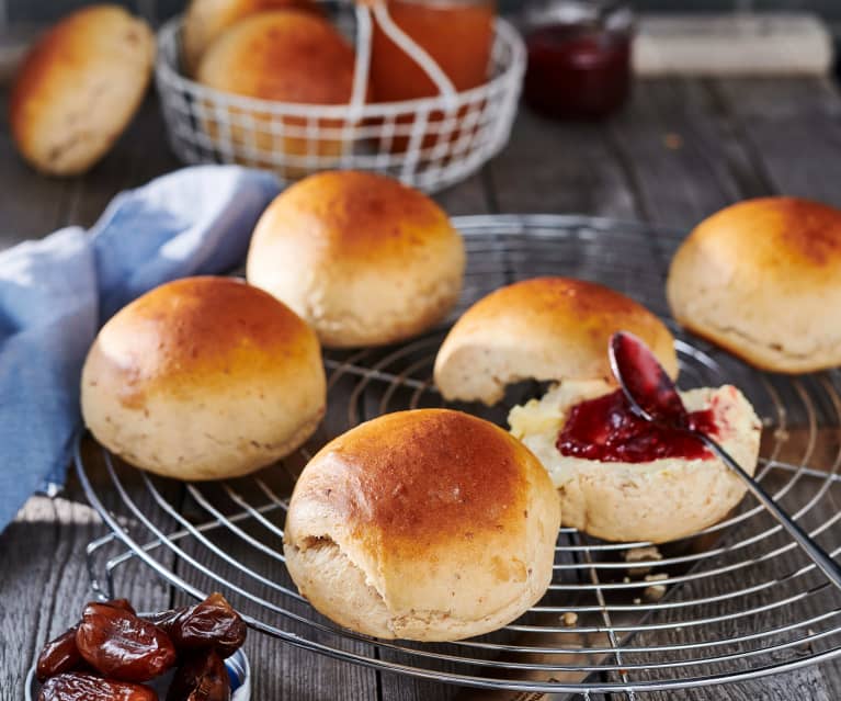 Dattel-Milch-Brötchen