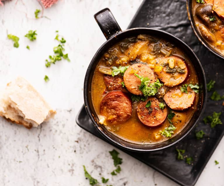 Guisado de cogumelos e salsicha com cevada