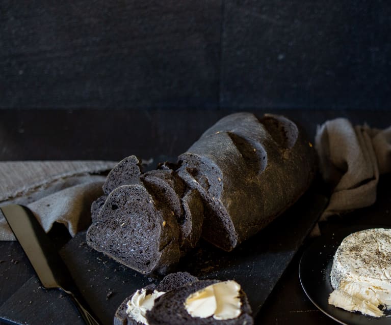 Black rye bread