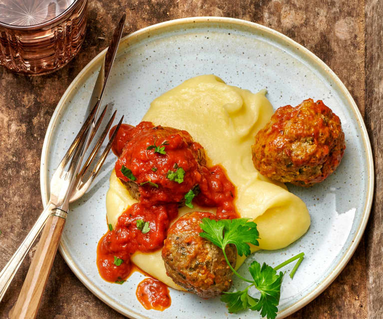 Soupe tomate-carotte aux boulettes italiennes