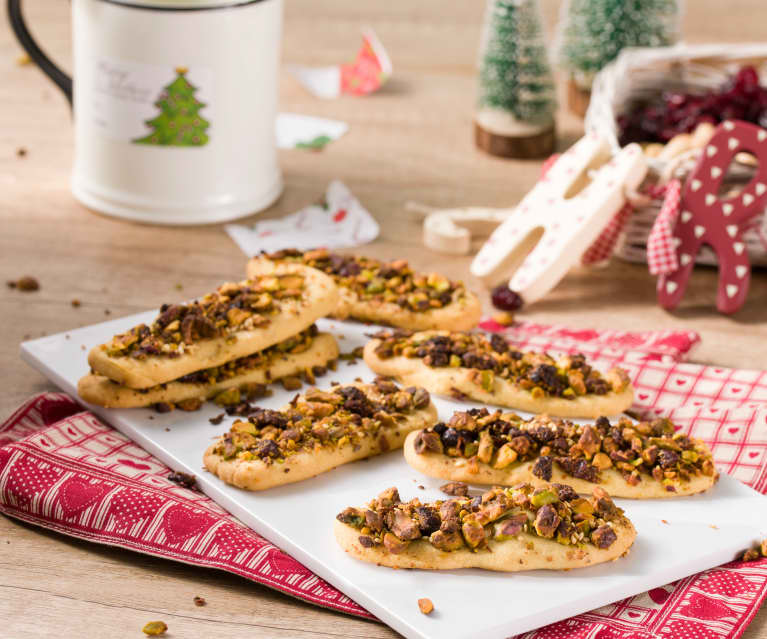 Barritas de pan a la cerveza con arándanos y pistachos