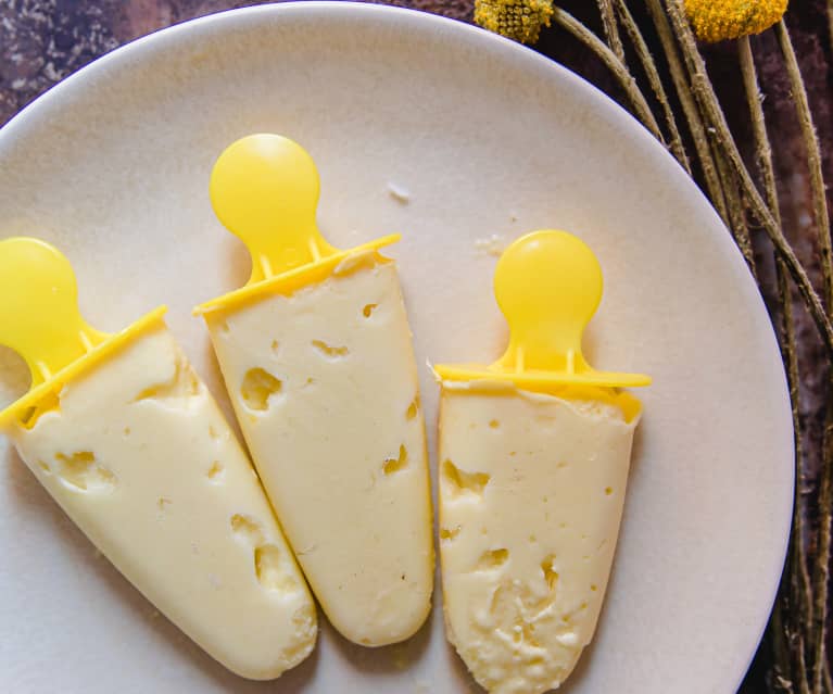 Gelado de manga, pêssego e leite de coco