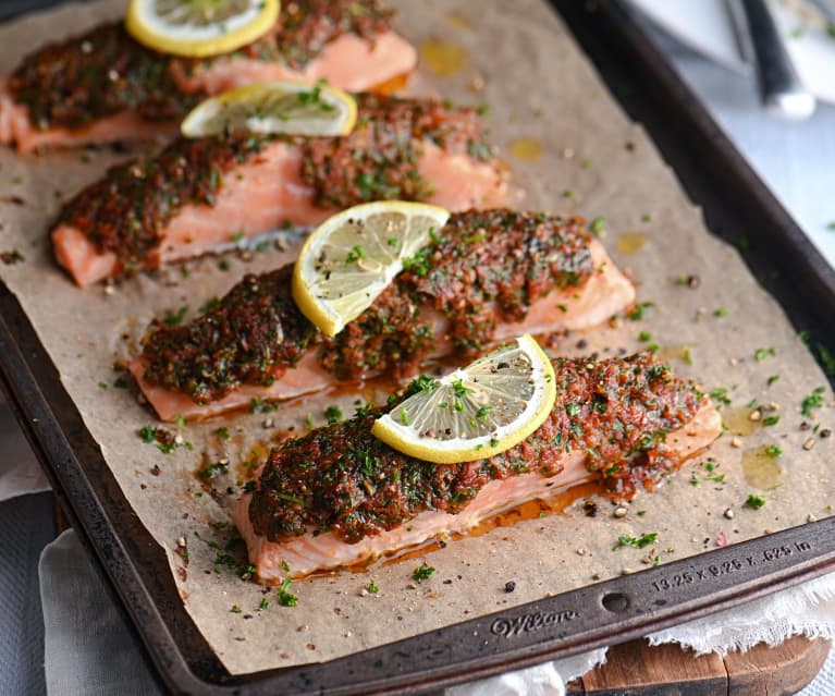 Salmão no forno com tomate seco