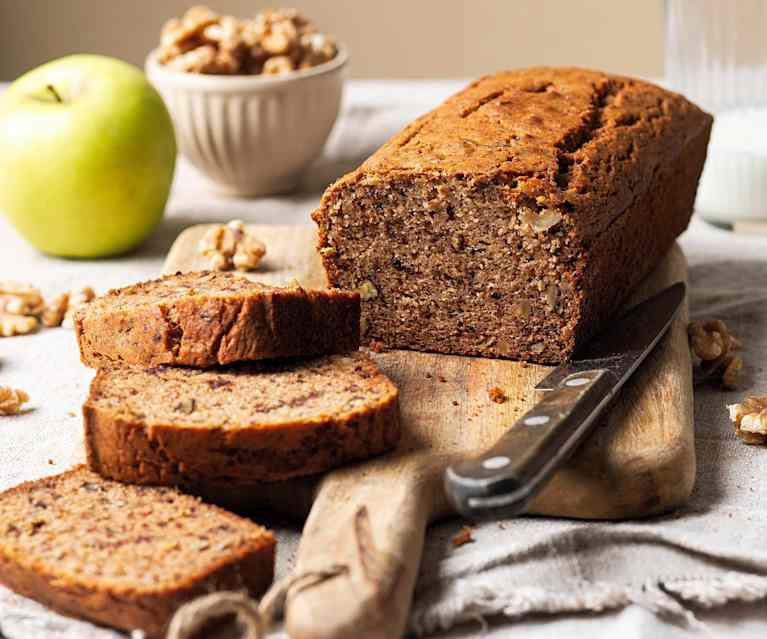 Gâteau aux pommes et aux dattes sans gluten